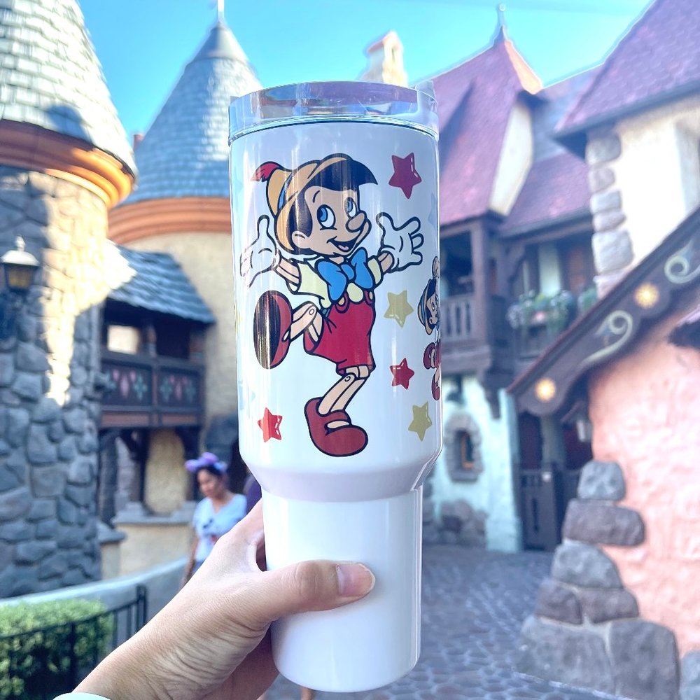 Disney Pinocchio 40 oz Tumbler/Water bottle/Mug with hand carry handle. FEATURE - Picture 5 of 7